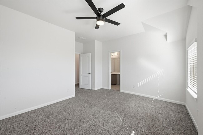 Building Photo - 804 Saratoga Rd