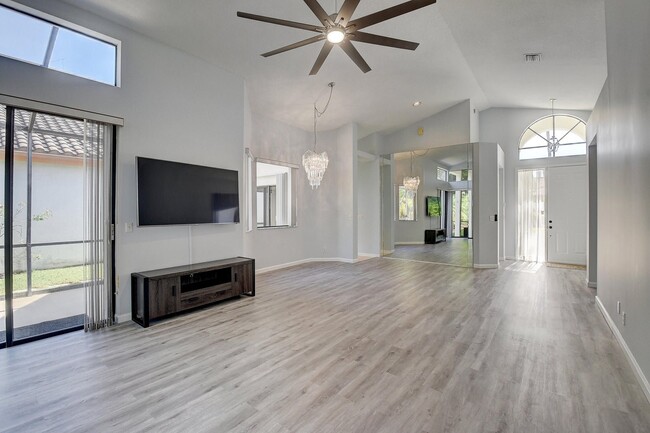 Building Photo - 10201 Lexington Lakes Blvd N
