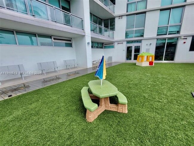 Building Photo - 92 SW 3rd St