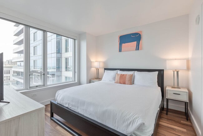 Building Photo - 100 Pier 4 Blvd.