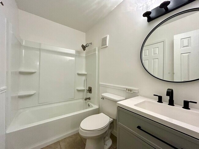 Building Photo - 1625 Merry Oaks Rd