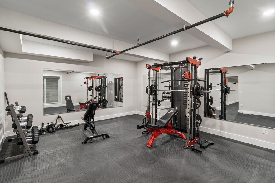 Building Photo - 2626 Trenton Ave