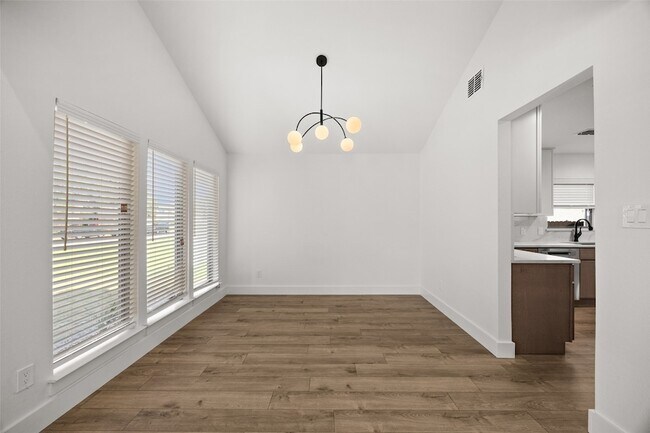 Building Photo - 2116 Trellis Pl