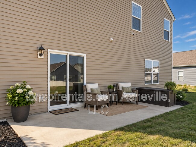 Building Photo - 141 Wheatfield Rd