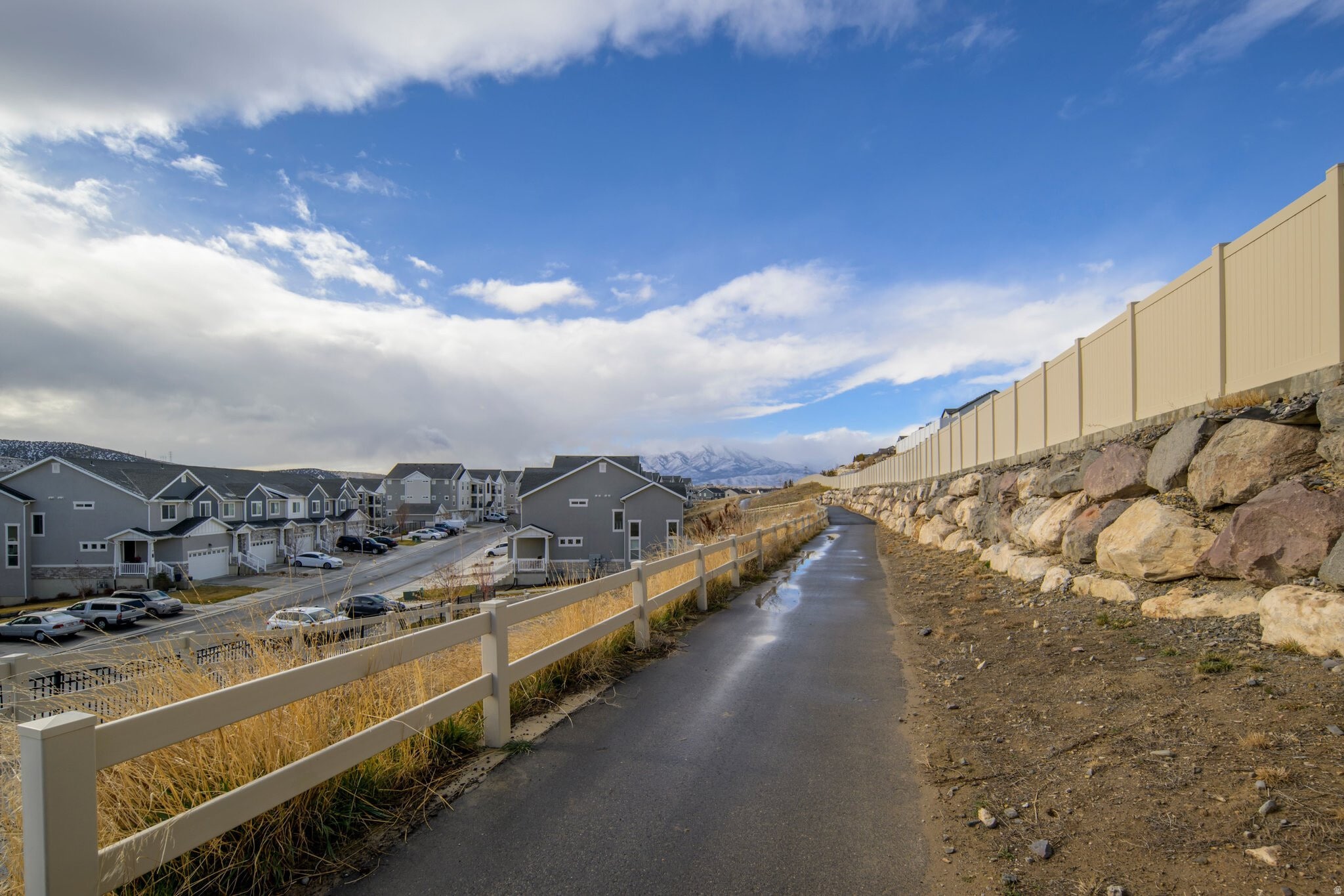 Building Photo - 1838 W Eaglewood Dr