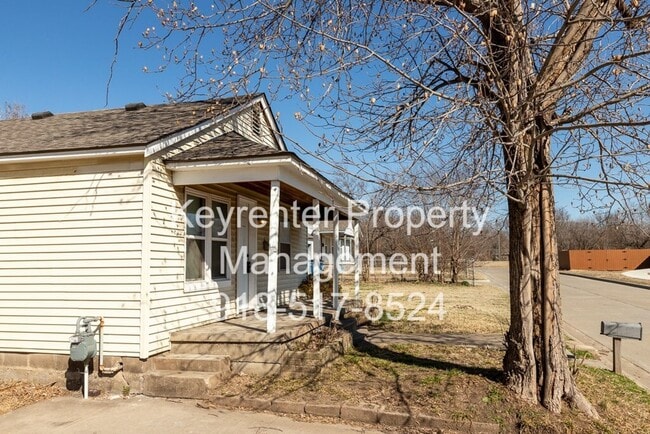 Building Photo - 3 BED/ 1 BATH IN UP AND COMING NEIGHBORHOOD