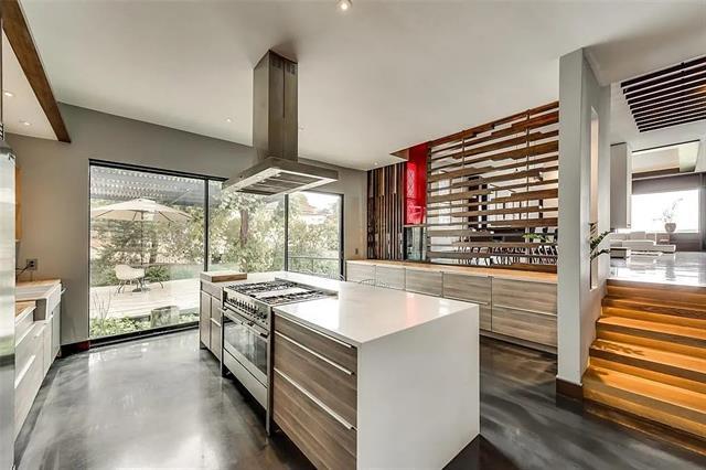 Building Photo - 8542 Meadowbrook Dr