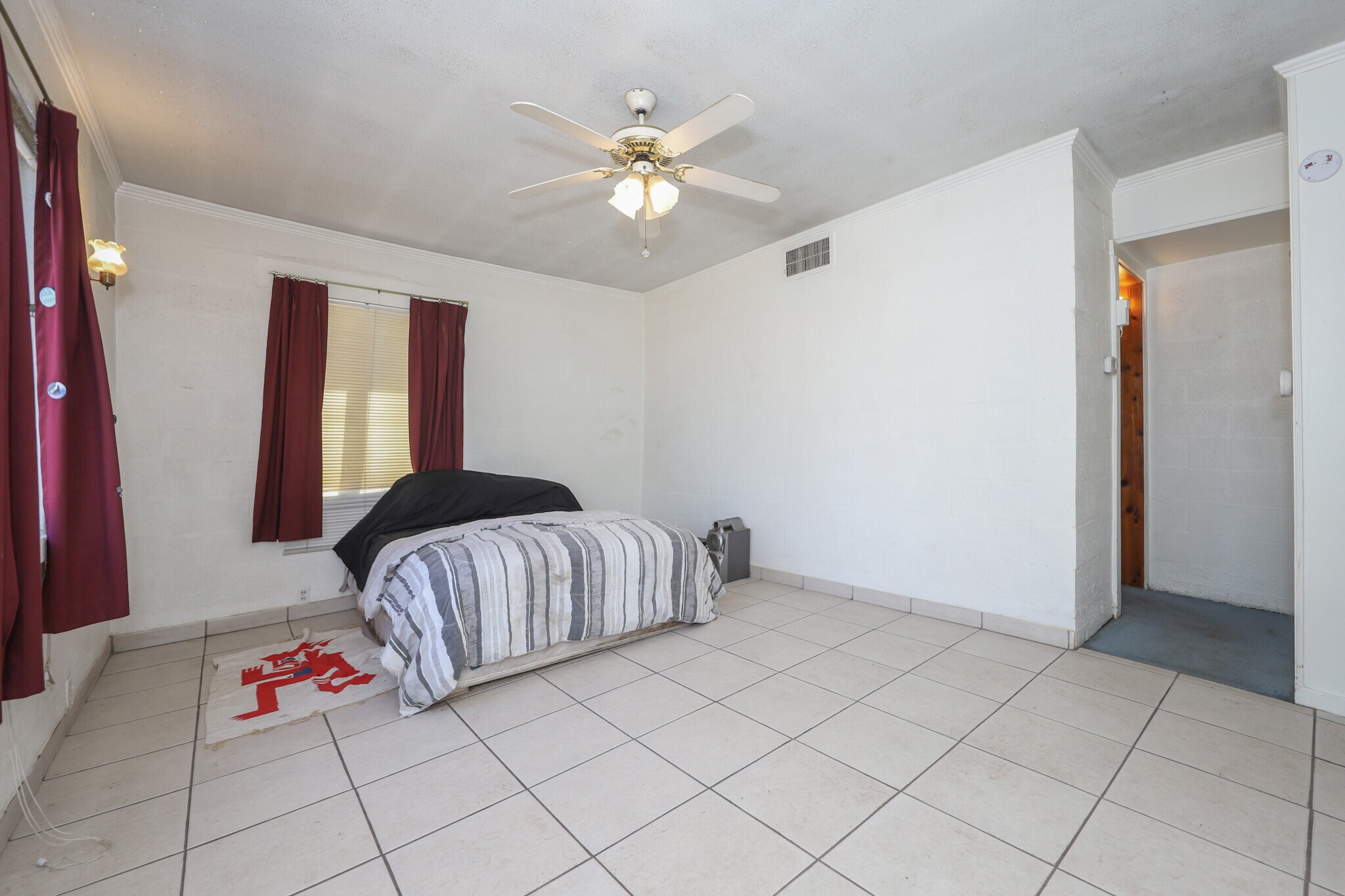 Building Photo - 3431 N Edith Blvd