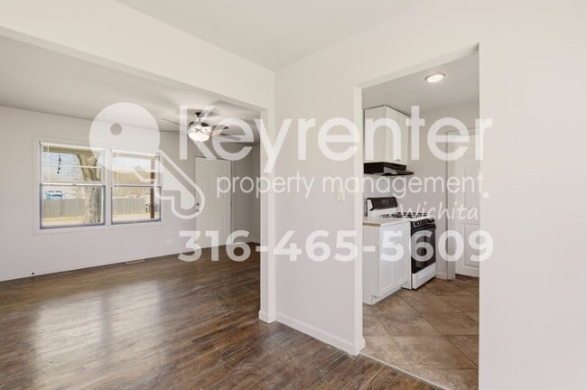 Building Photo - 2322 S Emporia St