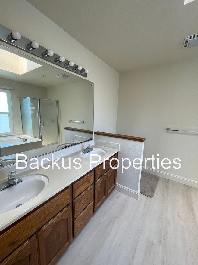Building Photo - Wonderful four-bedroom Home