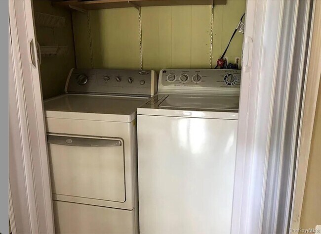 Building Photo - 52 Horton Ave