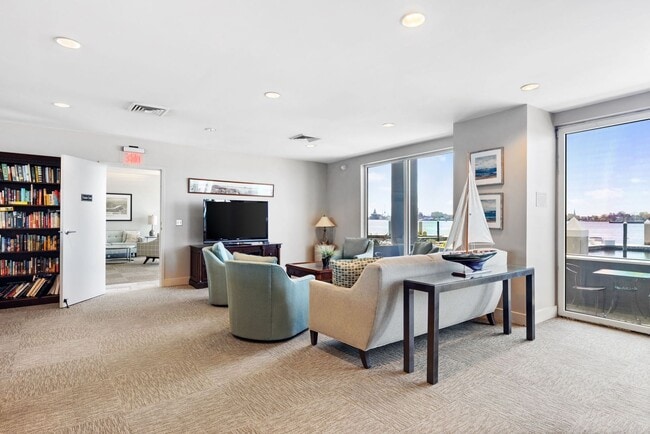 Building Photo - DOWNTOWN AREA