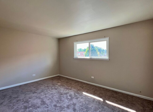 Building Photo - 7544 Brown Ave