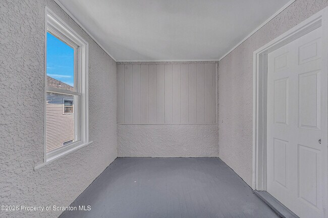 Building Photo - 958 Ridge Ave
