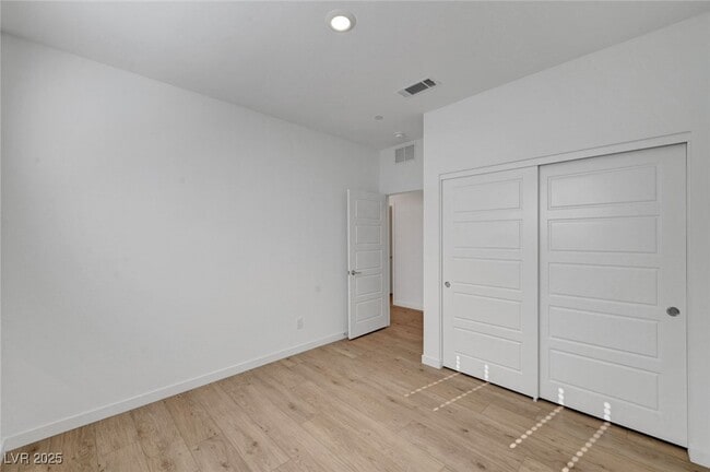 Building Photo - 1498 Marsh Bird St