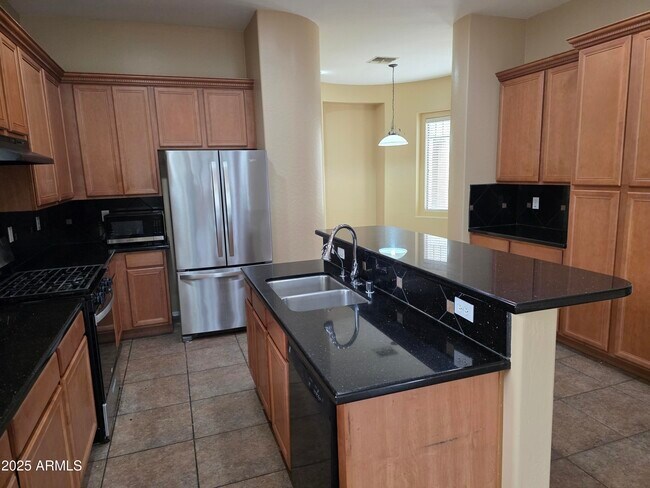 Building Photo - 12929 W Vista Paseo Dr