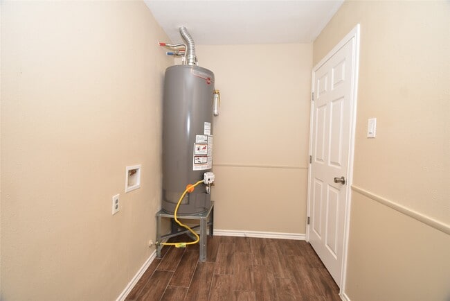 Building Photo - 1330 Westgreen Blvd