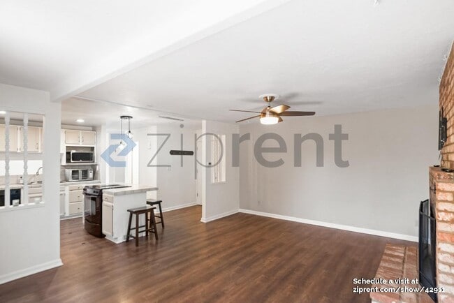 Building Photo - 1425 Valerie Ln