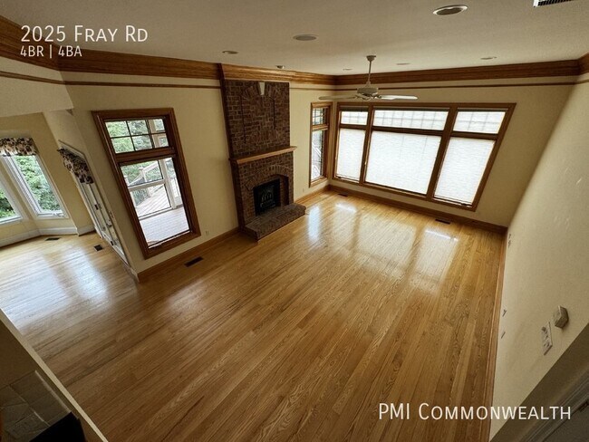 Building Photo - 4 Bed / 3.5 Bath Single Family (Available ...