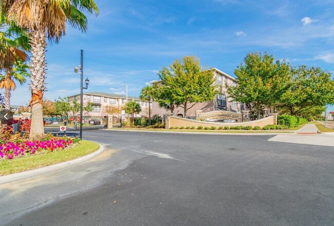 Building Photo - 2521 Lexington Oak Dr
