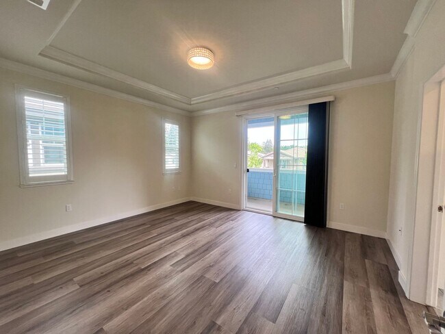 Building Photo - STUNNING 4BD/2.5BA TOWNHOUSE IN WALNUT CREEK!!!
