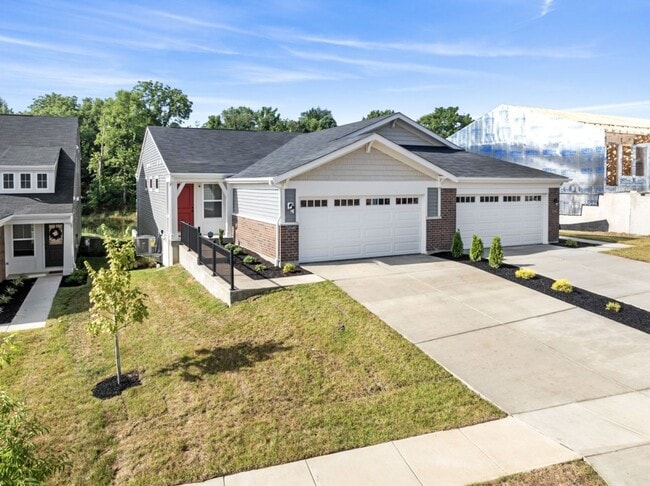 Building Photo - Short Term New Construction Townhouse for rent! Rental tell the end of May