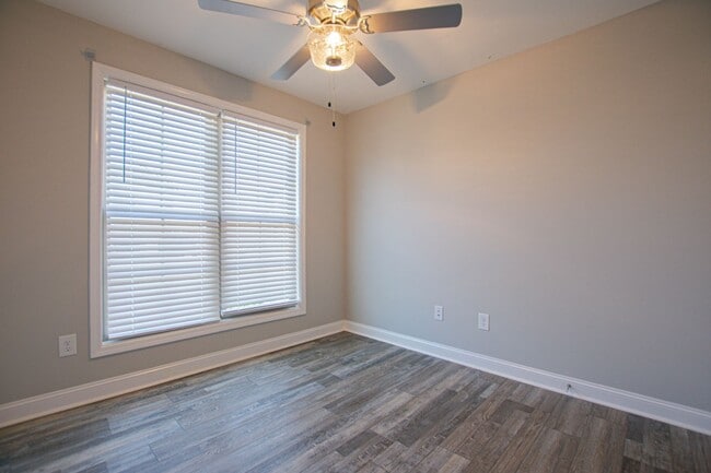 Building Photo - Pet Friendly Four Bedroom!
