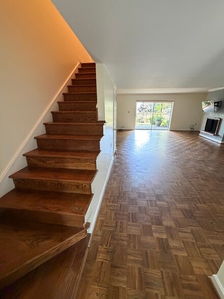 Building Photo - 3636 Taliluna Ave