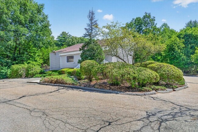 Building Photo - 55 Tall Oaks Dr