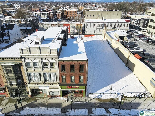 Building Photo - 1015 Hamilton St