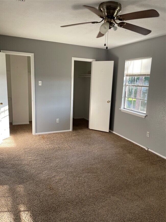 Building Photo - 7273 Chasewood Dr