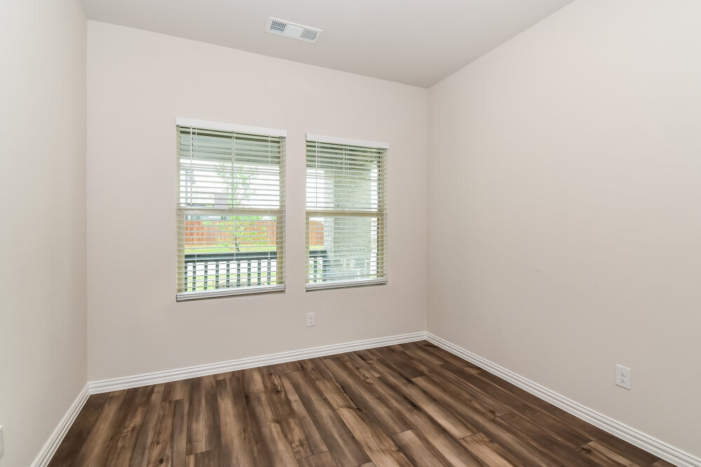Building Photo - 1411 Rolling Fox Dr