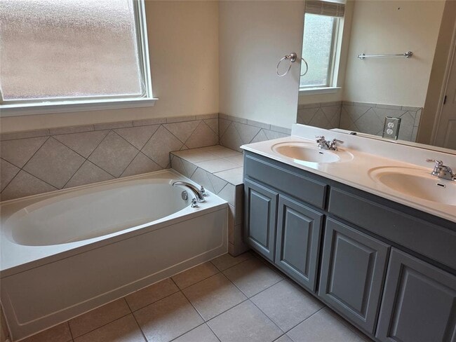 Building Photo - 2832 Coral Valley Dr