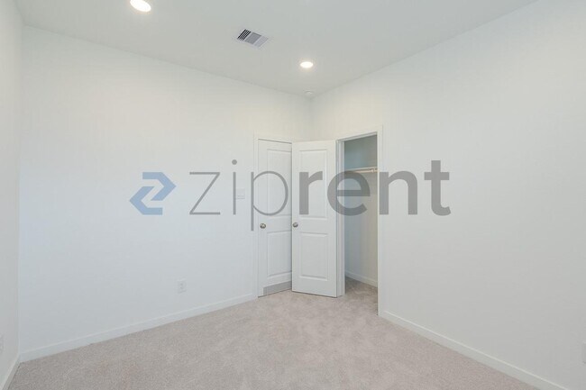 Building Photo - 21514 Barnridge Ct
