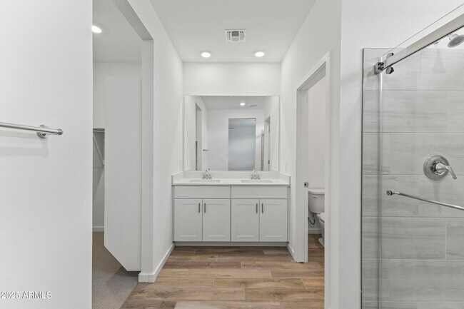 Building Photo - 15849 W Gray Fox Trl