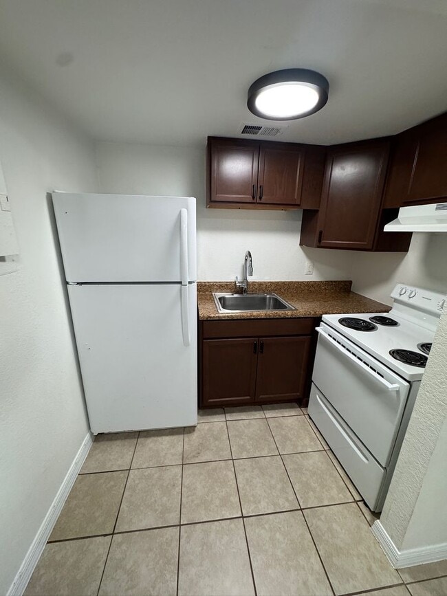 Building Photo - 1751-1 NE 2nd Street-