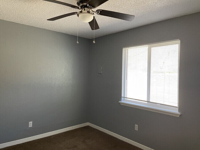 Building Photo - 8137 Staghorn Dr