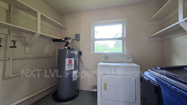 Building Photo - 2095 Eloise Cir