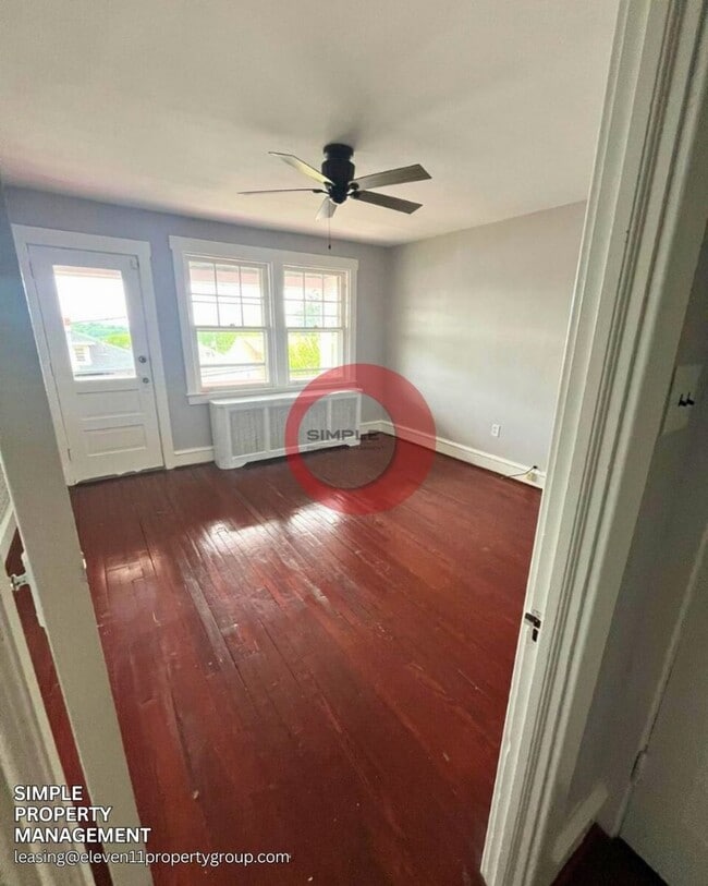Building Photo - Four-bedroom 1.5 bath with Off street parking