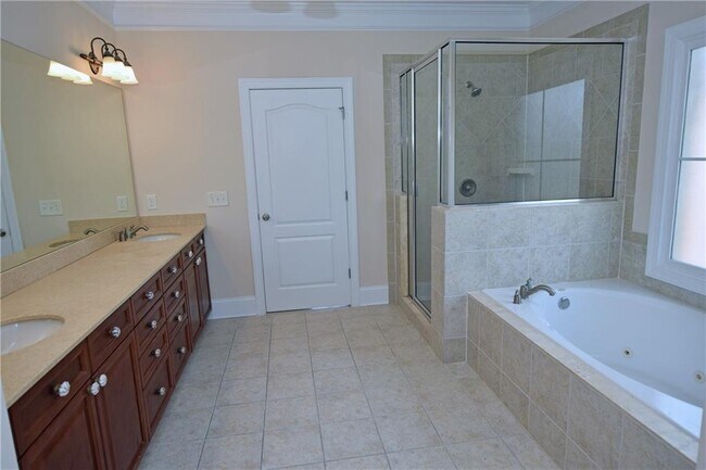 Building Photo - 76 Creekside Park Dr