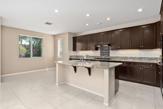 Building Photo - 35848 Nonnie Dr
