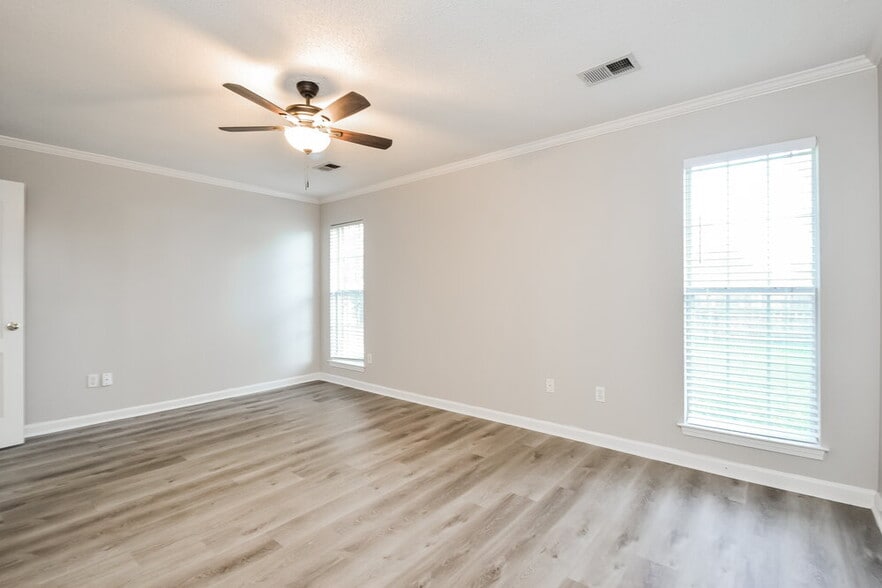 Building Photo - 2829 Russum Dr