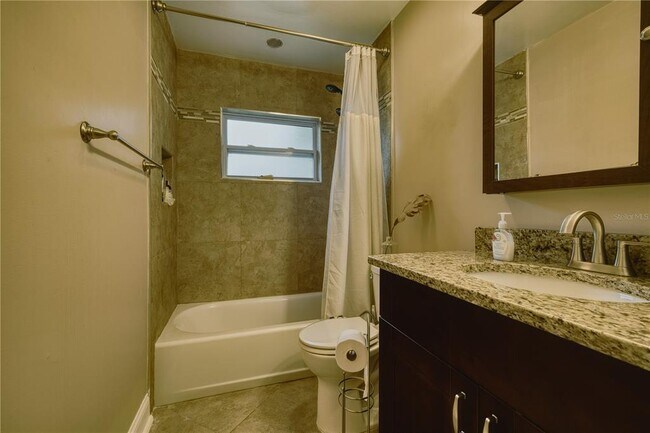 Building Photo - 1508 Montcalm St