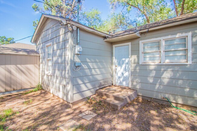 Building Photo - 3 Bedroom 2 bathroom house in Tech Terrace!