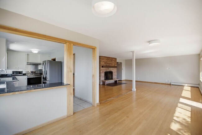 Building Photo - Spacious 4 Bed 2.5 Bath Home with Panoramic Views in Magnolia