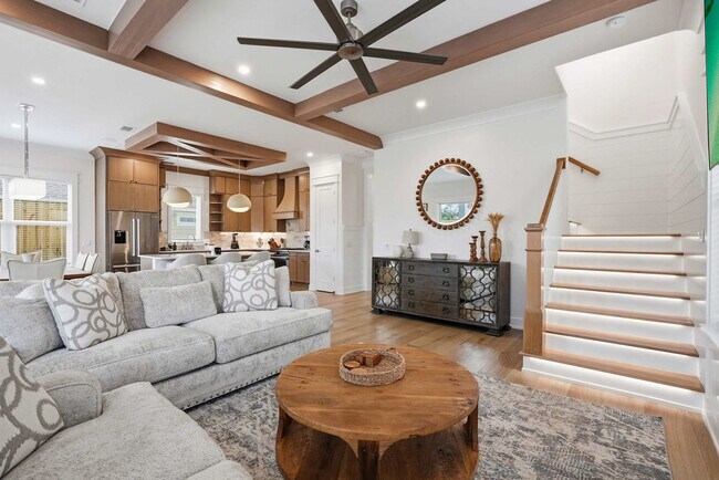 Building Photo - 304 Palm Beach Dr