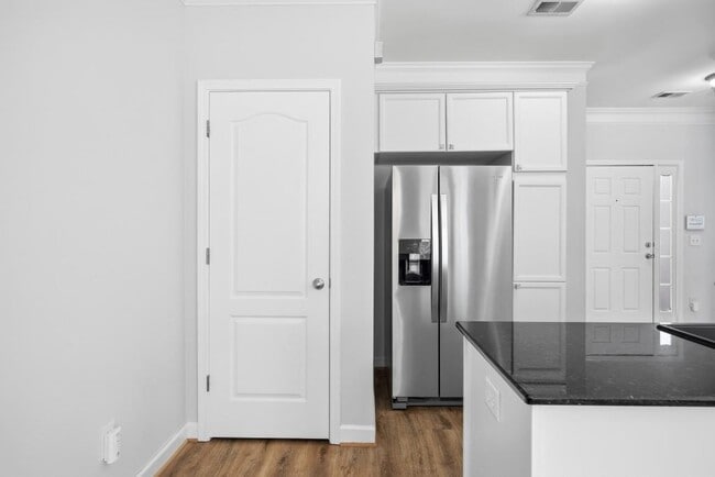 Building Photo - 1287 Harris Commons Pl