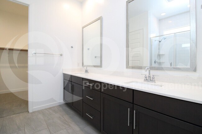 Building Photo - 259 E Sagittarius Pl