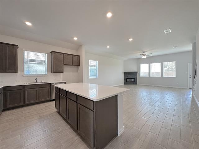 Building Photo - 808 Birdie Dr
