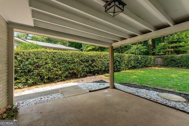 Building Photo - 2532 Circlewood Rd NE